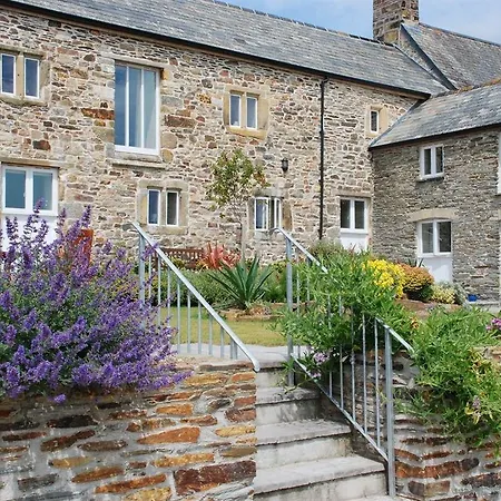 Hotel Degembris St Newlyn East