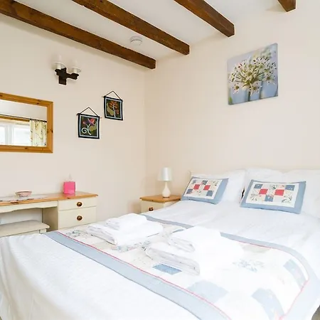 Degembris 4* St Newlyn East