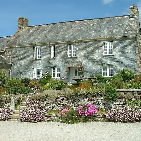 Degembris 4* St Newlyn East