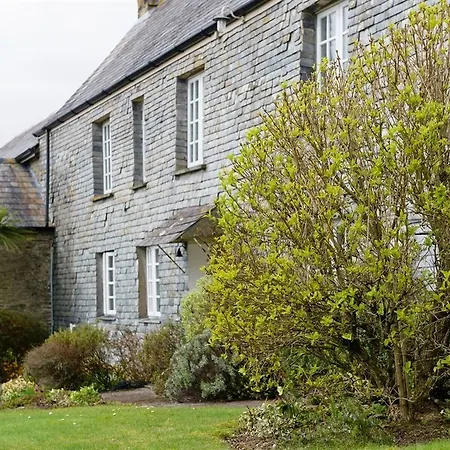 Degembris 4* St Newlyn East